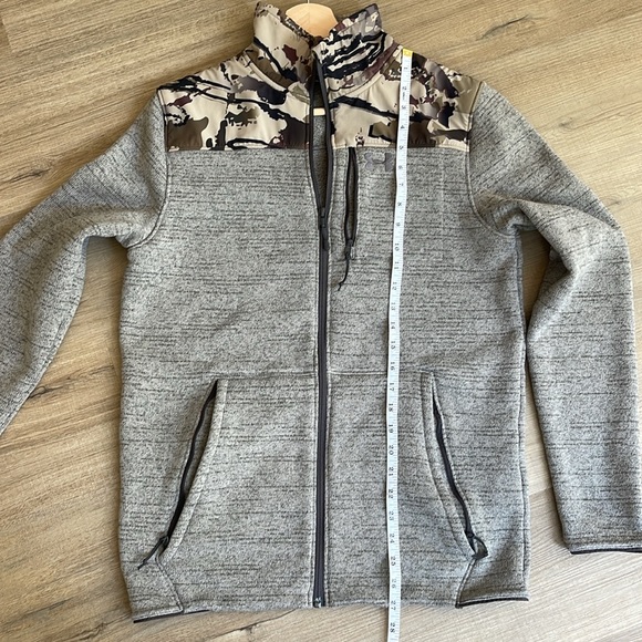 Under Armour UA Specialist 2.0 Barren Camo Gray Zip Up Jacket - Picture 8 of 8